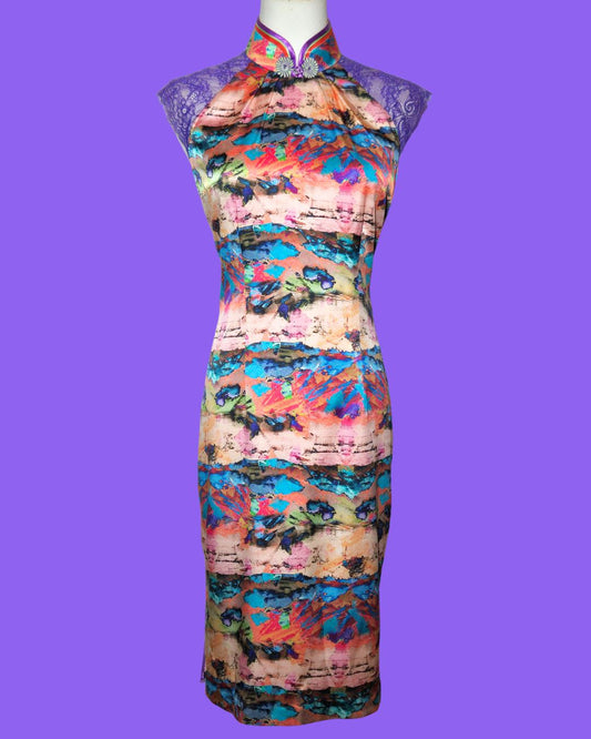 紫粉色彩绘旗袍