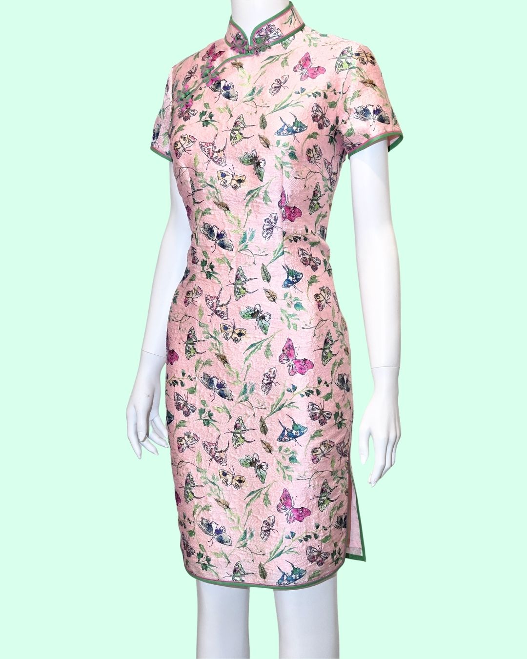 粉红蝴蝶碎花旗袍