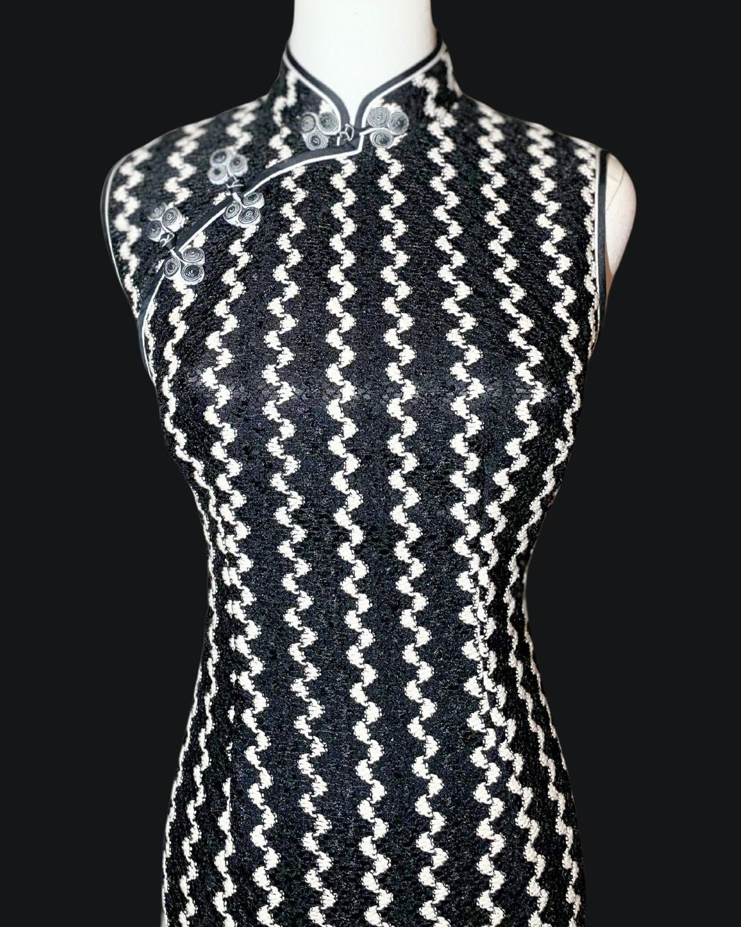 Black and White Wave-Line Cheongsam