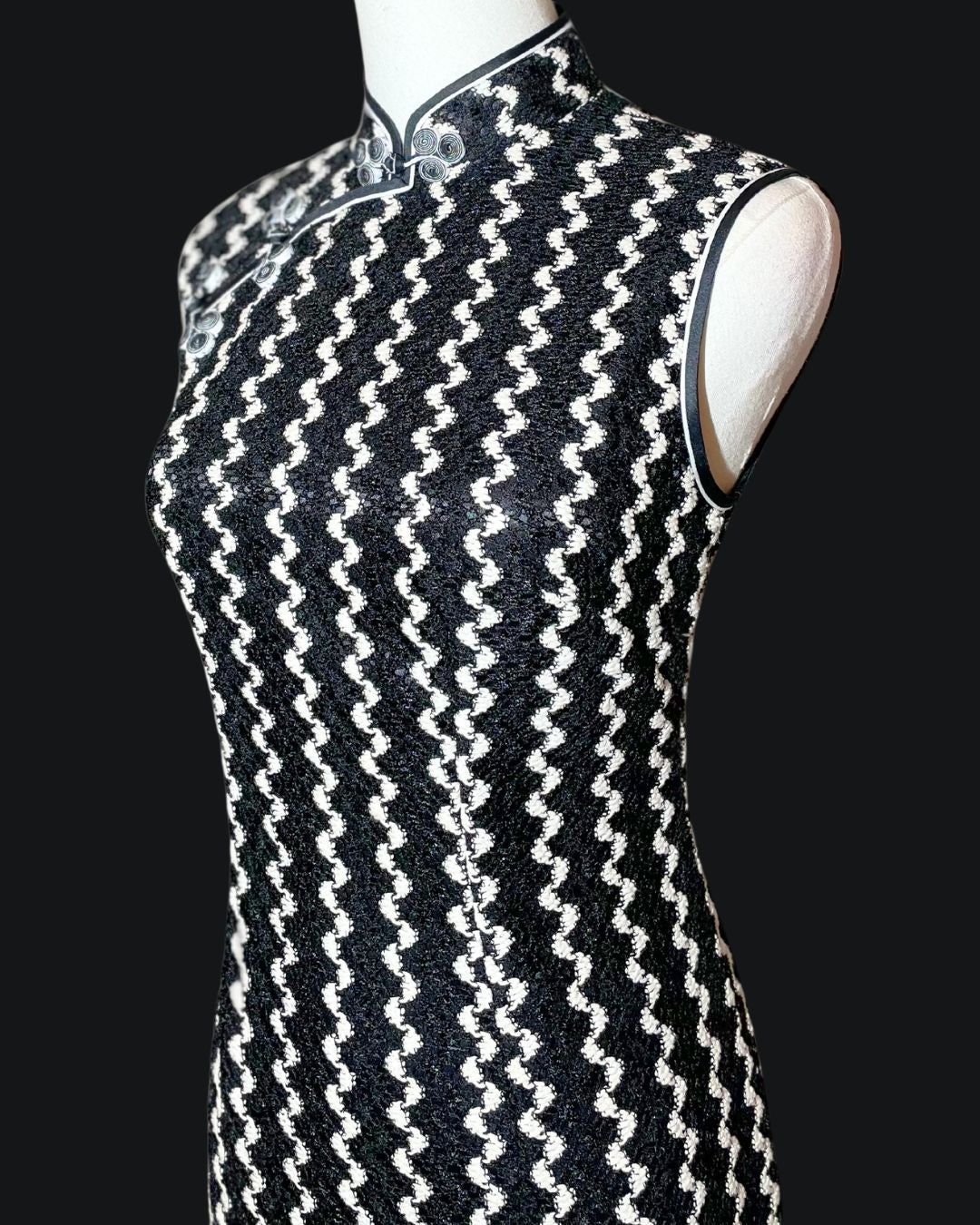 Black and White Wave-Line Cheongsam