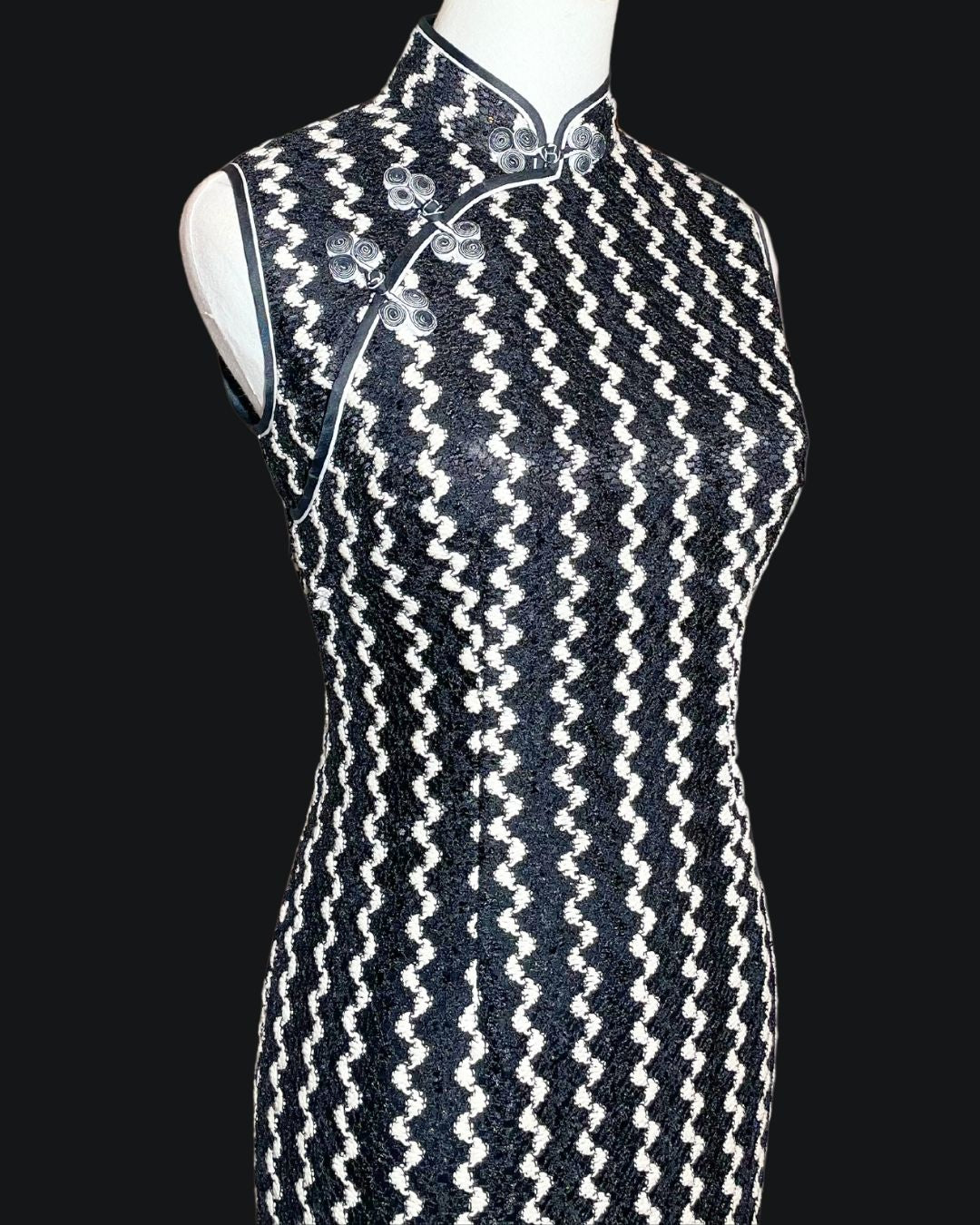 Black and White Wave-Line Cheongsam