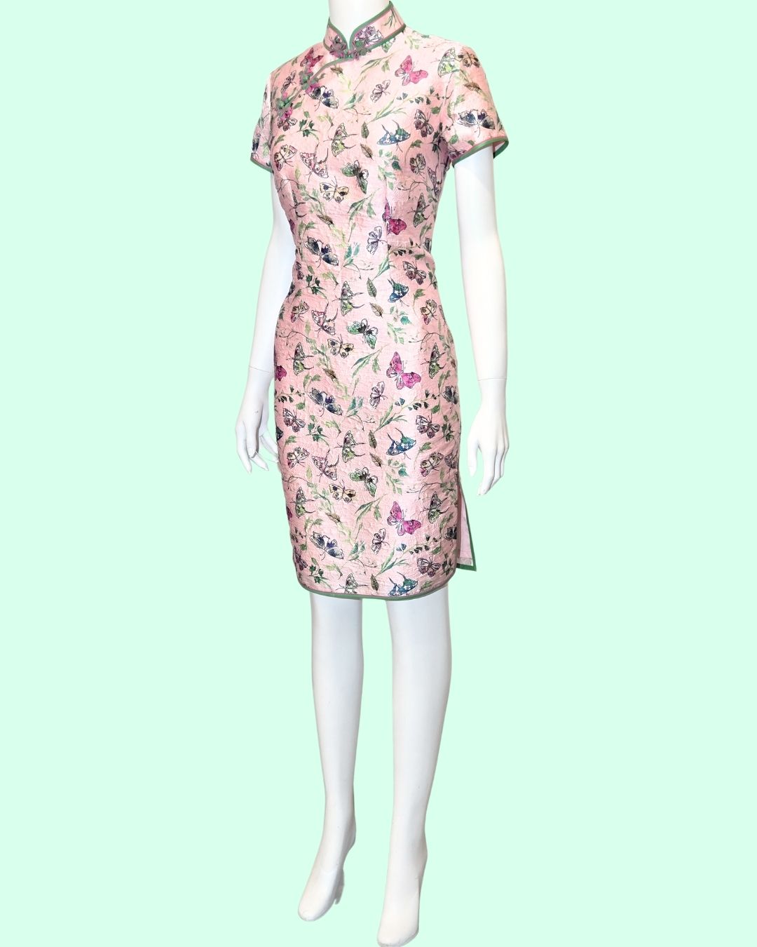 粉红蝴蝶碎花旗袍