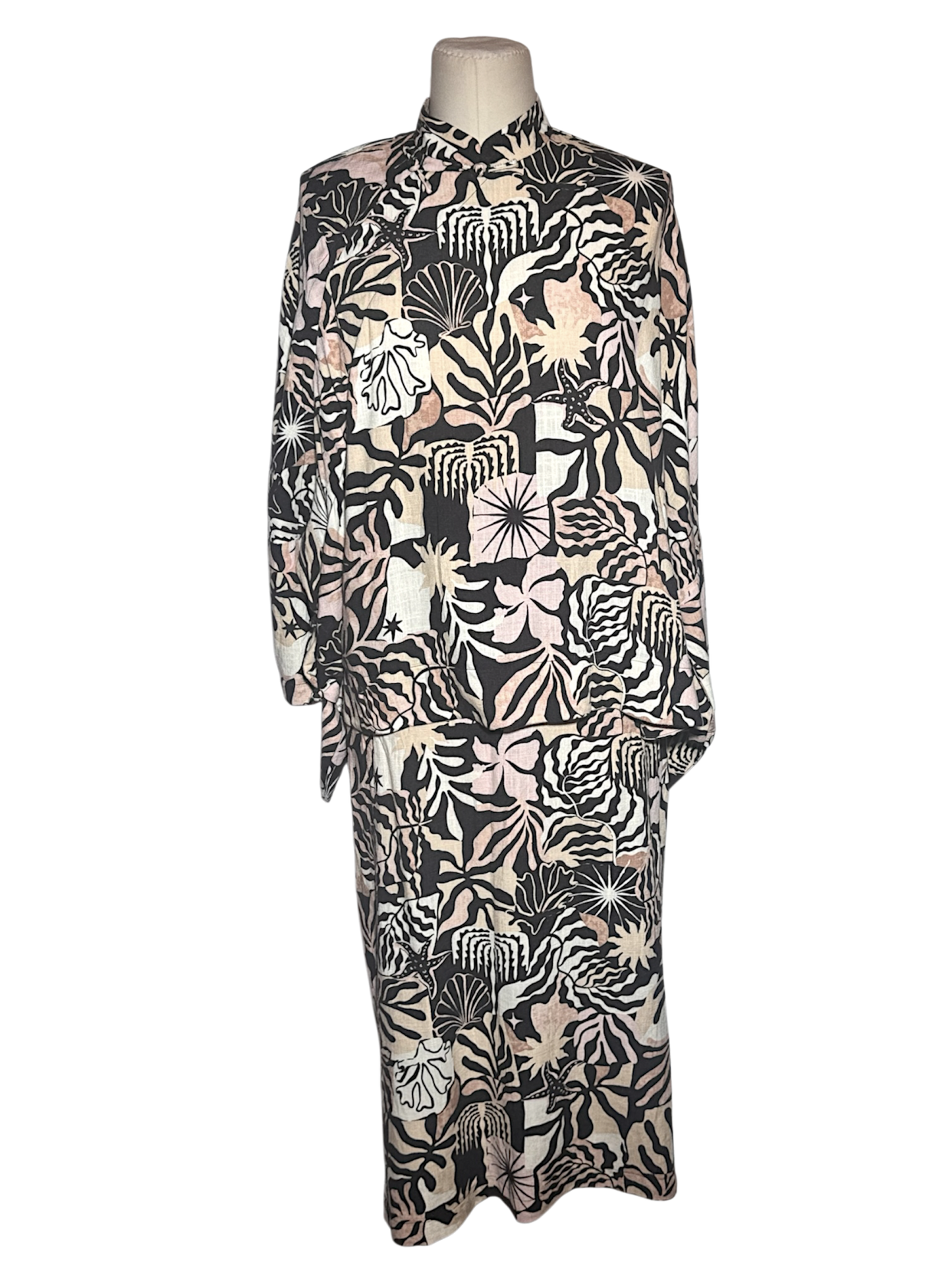 Printed Cape-Sleeve Modern Cheongsam Set