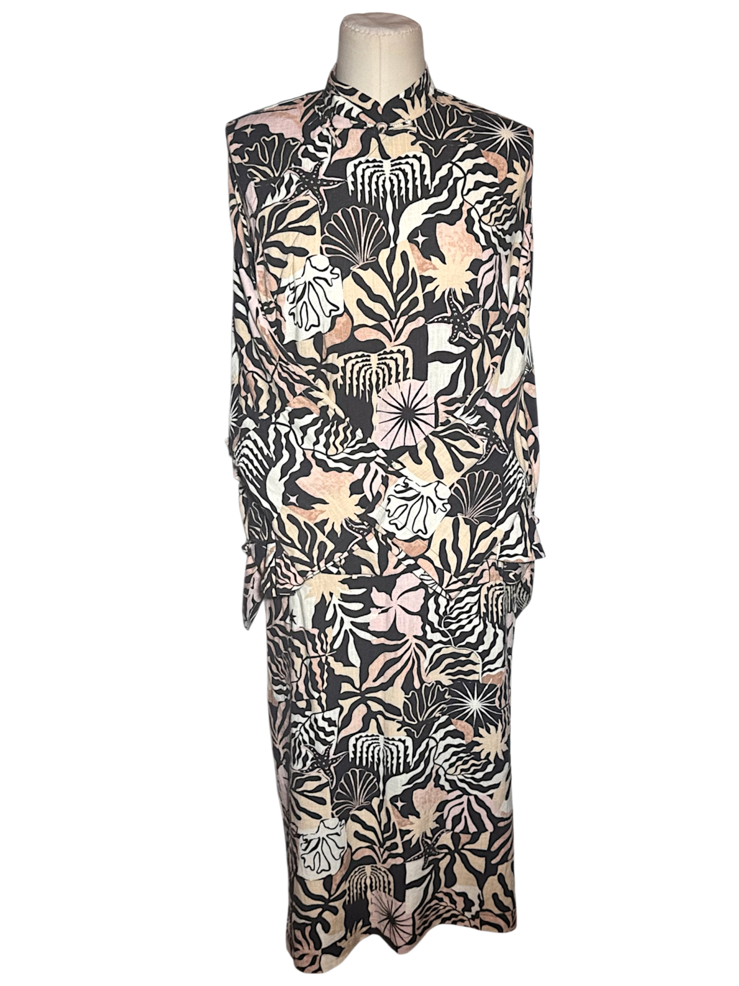Printed Cape-Sleeve Modern Cheongsam Set