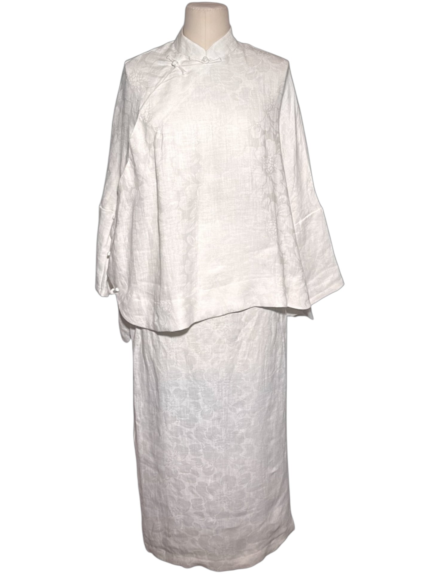 Off White Cape-Sleeve Jacquard Cheongsam Set