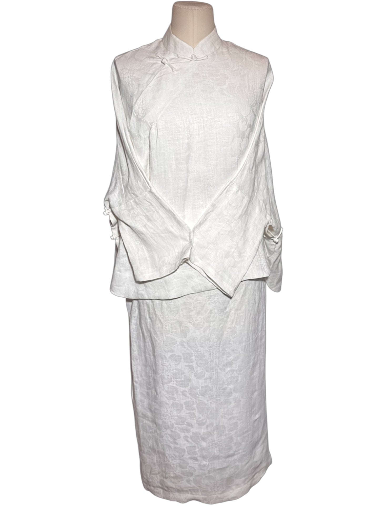 Off White Cape-Sleeve Jacquard Cheongsam Set