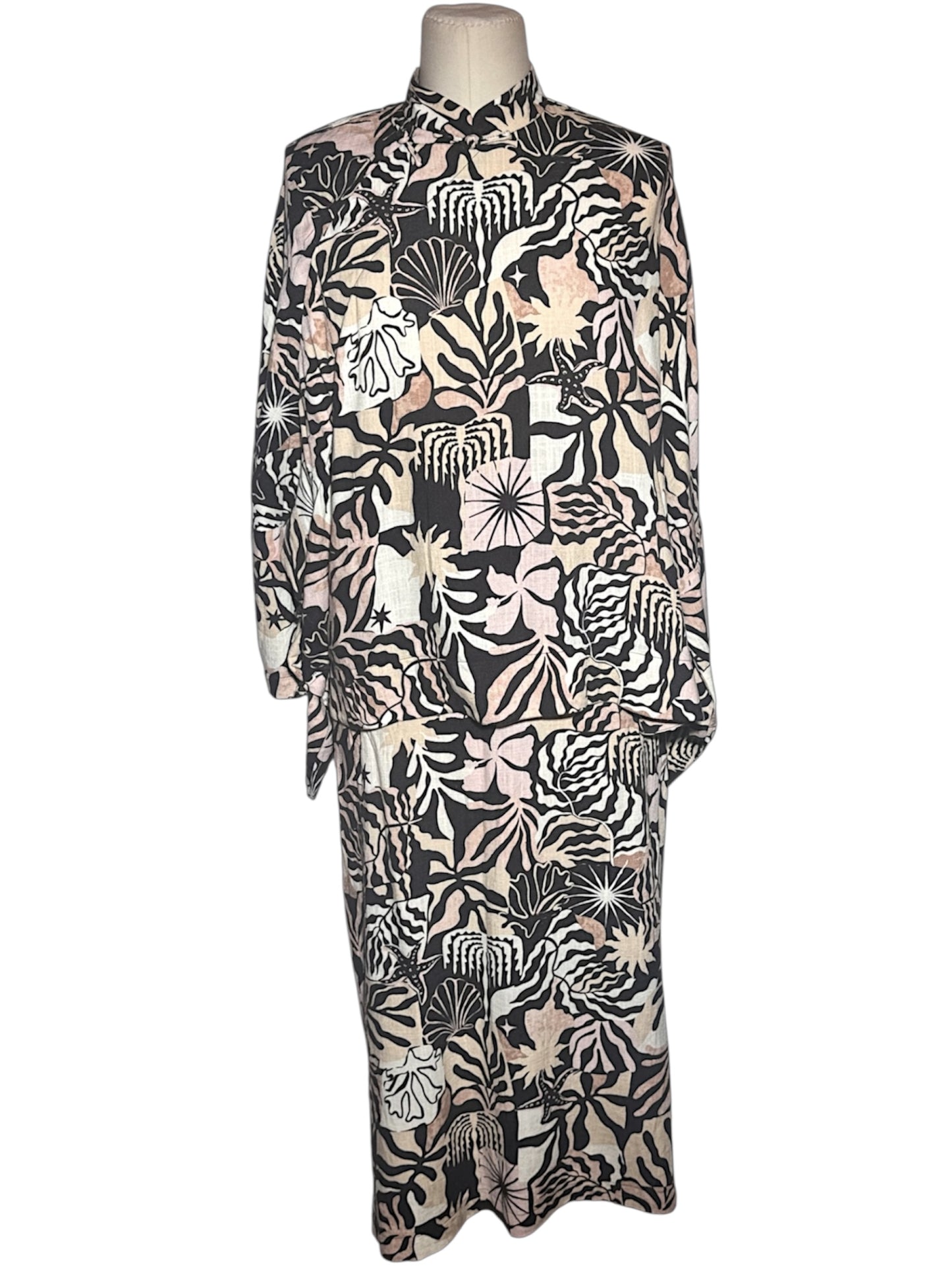 Printed Cape-Sleeve Modern Cheongsam Set