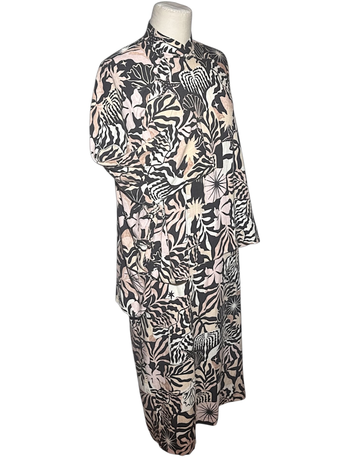 Printed Cape-Sleeve Modern Cheongsam Set
