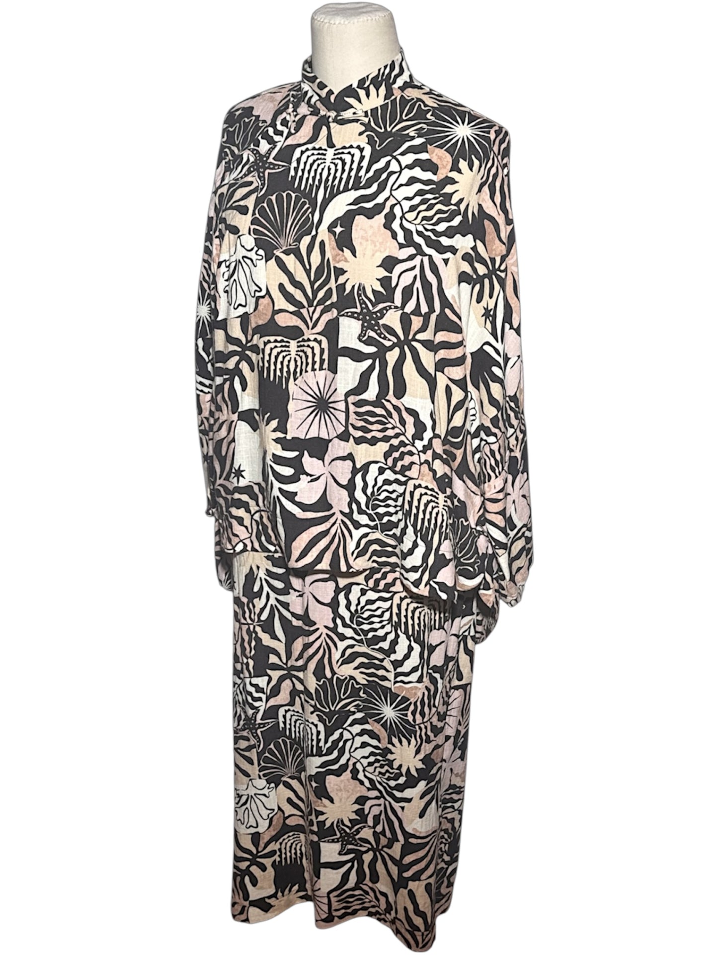 Printed Cape-Sleeve Modern Cheongsam Set